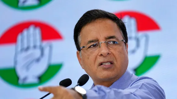 Congress, SP in principle fighting together on several issues: Surjewala