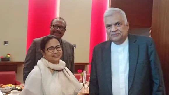 Mamata meets Sri Lankan prez at Dubai airport, invites him to Bengal business summit