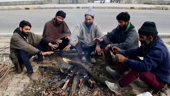 Kashmir continues to reel under cold wave conditions