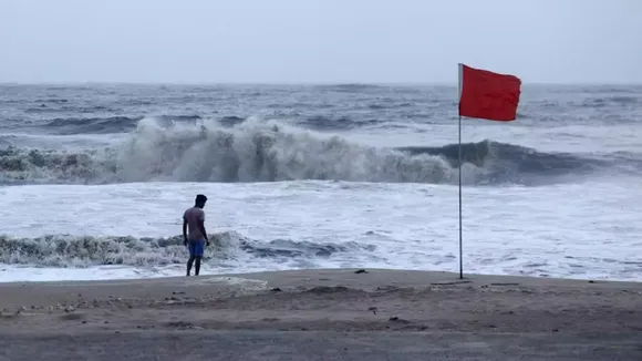 Cyclone Biparjoy: Coast Guard deploys ships, aircraft to assess damage along Gujarat shoreline