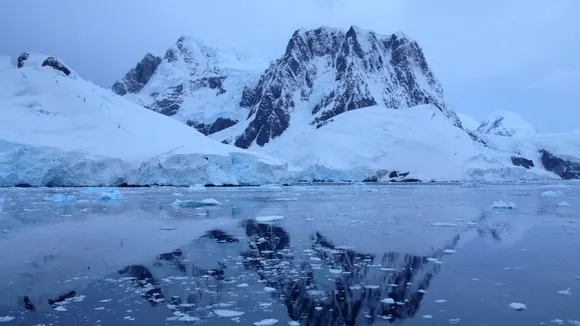 As Antarctic sea ice continues its dramatic decline, we need more measurements and much better models to predict its future