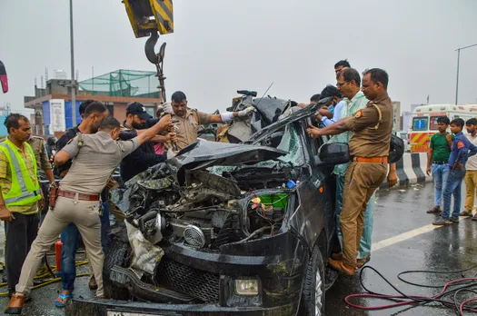 6 dead as school bus on wrong side of Delhi-Meerut expressway collides with car