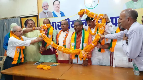 Jharkhand: Former IAS officer, several retired state officials join BJP