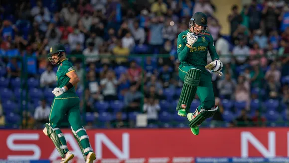 South Africa post mammoth 428/5 against Sri Lanka in WC match