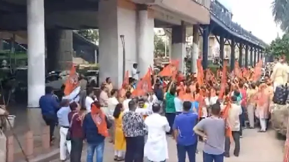 VHP, Bajrang Dal activists hold protest in Delhi against Haryana clashes; traffic affected