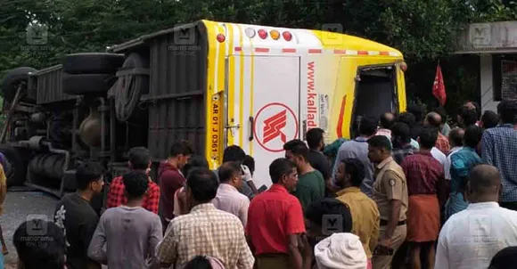 Two dead, over 20 injured in bus accident in Kerala
