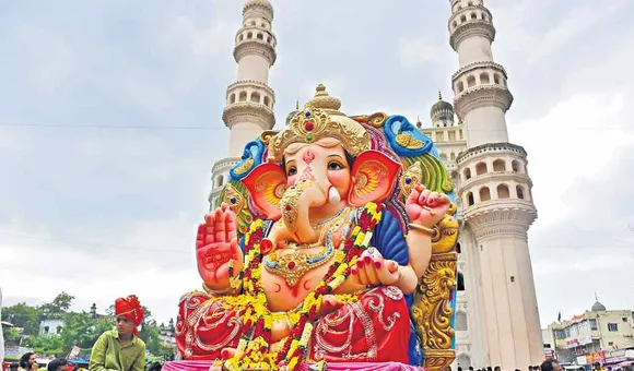 Immersion of Lord Vinayaka idols marking conclusion of Ganesh Chaturthi festivities underway in Hyderabad