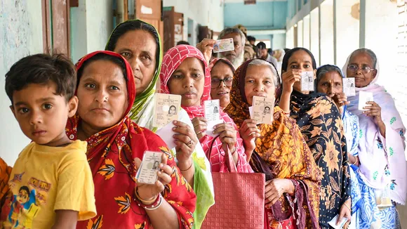 Polling underway peacefully in 8 LS seats in Bengal, 15.24% turnout recorded till 9 am