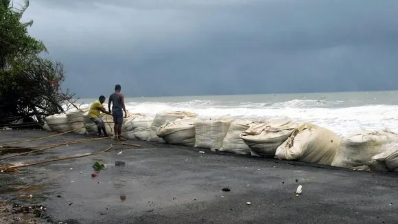 'Kallakkadal phenomenon' threatens Kerala, southern Tamil Nadu coastlines