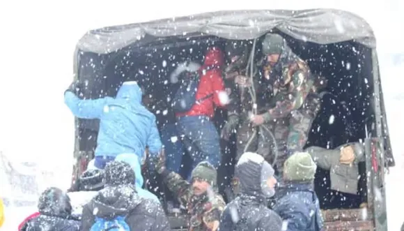 Army rescues over 1,000 stranded tourists in East Sikkim