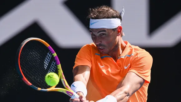 Rafael Nadal struggles at times during 4-set win at Australian Open