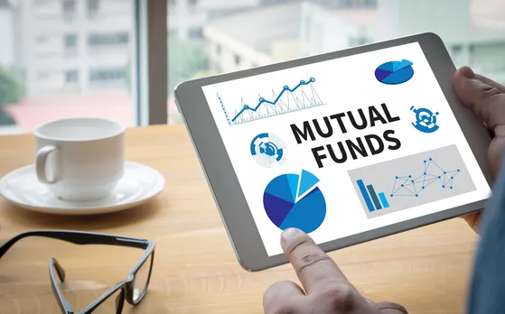 Which various kinds of returns are associated with mutual funds?