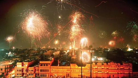 Days ahead of Diwali, Delhi govt reimposes ban on sale, use of firecrackers