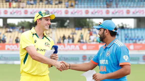 Australia win toss, opt to bat against India in 3rd ODI