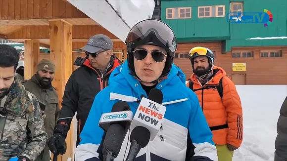 Improve skiing infrastructure in Gulmarg: Omar Abdullah to Centre