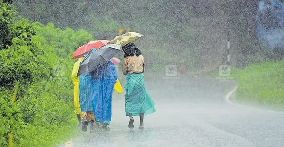Heavy rains lash central, north Kerala districts; three deaths reported