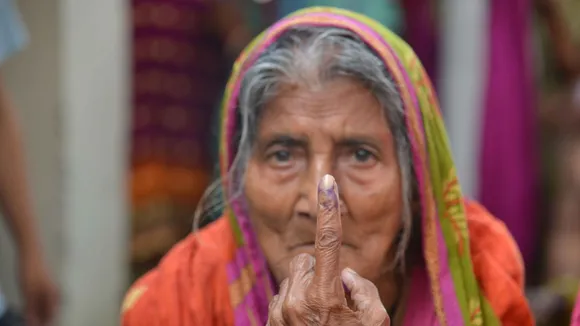 West Bengal: Over 15% voter turnout in 7 LS constituencies till 9 am