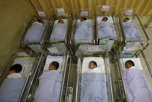 Birth Rate in Singapore falls to record low, only 35,605 babies in 2022