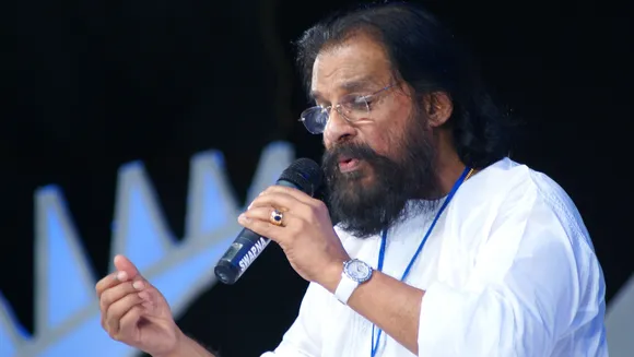 TDB honours singer Yesudas with special prayers at Sabarimala temple