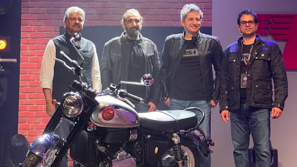 Anand Mahindra (left) at the launch of BSA Motorcycle's 652-cc Gold Star 650 model on August 15, 2024, in Mumbai