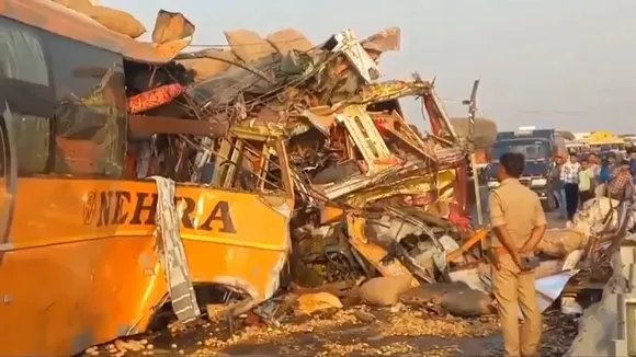 Deadly bus-truck crash: 4 killed, 21 injured on Lucknow-Agra expressway