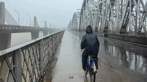 Southwest monsoon advances into south Bengal Monsoon advances into south Bengal, heavy rainfall predicted in northern districts