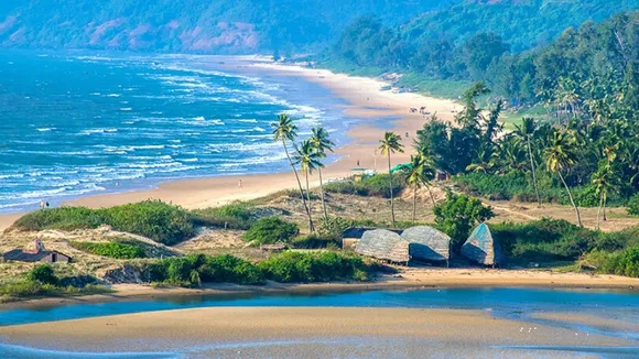 Unusual coastal phenomenon: Sea recedes, exposing seabed near Alappuzha