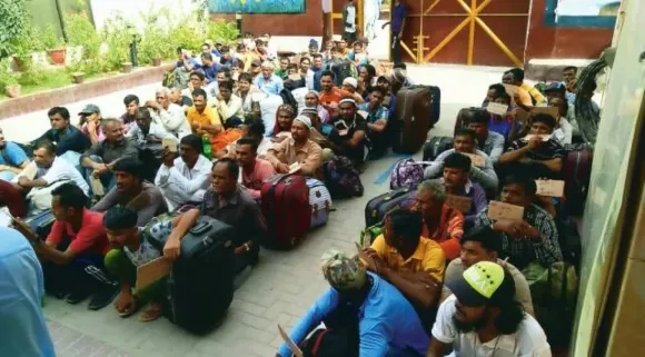 Pakistan hands over 200 Indian fishermen at Attari-Wagah border