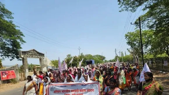 Women stage sit-in protest over water shortage in villages of Palghar's Wada taluka