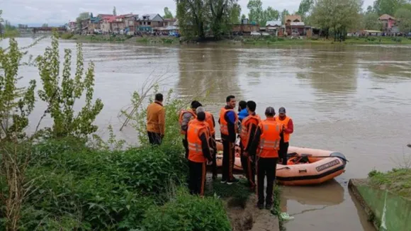 Boat capsizes in Jhelum river In Jammu And Kashmir, 4 dead, many missing