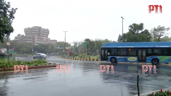 Rain lashes Delhi, minimum temperature settles 5 notches above normal