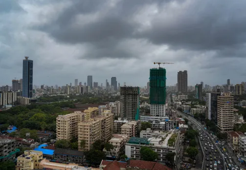 Sunny morning in parts of Mumbai; IMD predicts moderate showers