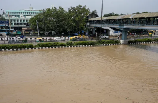 Irrigation department regulator suffers damage, Yamuna water flows back towards Delhi