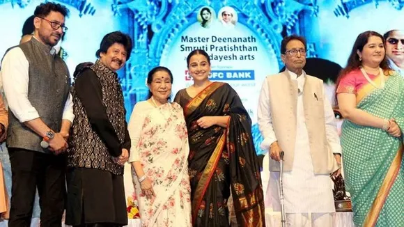 Asha Bhosle, Vidya Balan remember Lata Mangeshkar at award ceremony