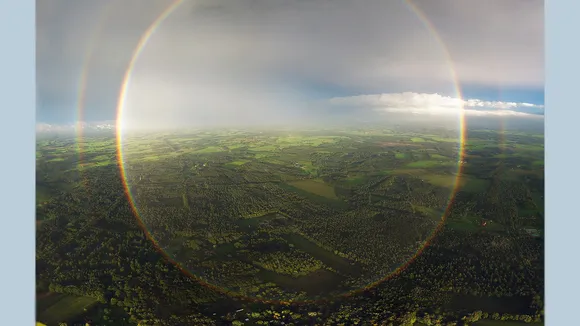 Can rainbows form in a circle? Fun facts on the physics of rainbows