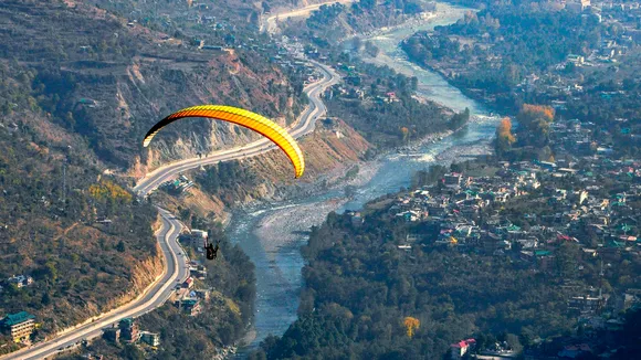 Tourist from Hyderabad killed in paragliding accident in Himachal's Kullu, pilot arrested