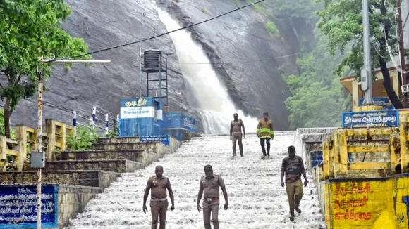 Boy dies in flash floods at Courtallam waterfall in Tamil Nadu's Nilgiris