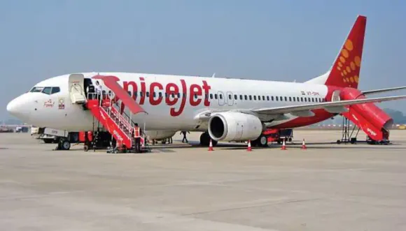 SpiceJet flight returns to Kolkata after take-off as cabin crew spot crack in window