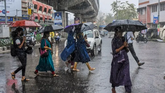 Heavy rain in Kerala causes flooding, traffic jams; very heavy rainfall warning issued for four districts