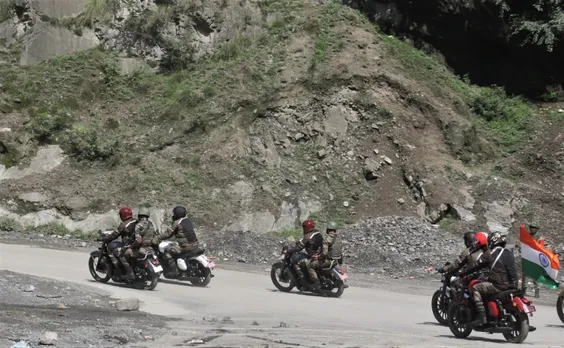 Army flags off bicycle rally in run-up to 'Vijay Diwas' celebrations in Ladakh