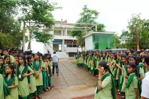Sharada Vidya Ganapati Vidya Kendra students protest against bar near school in Dakshina Kannada