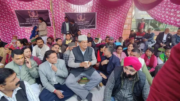 Harish Rawat stages dharna for CBI probe into Ankita murder case