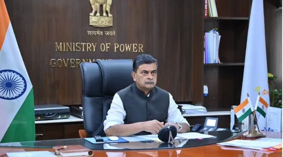 Govt crackdown soon on developers of delayed power projects: RK Singh