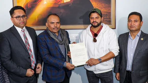 J-K: Suresh Raina urges youth to register as voters