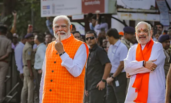55.22% polling recorded till 5 pm in 25 seats of Gujarat; PM Modi, Shah among early voters