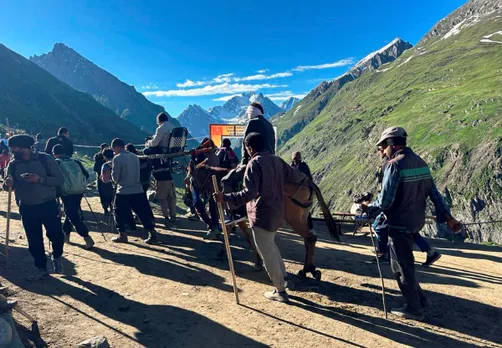 1,006 pilgrims leave Jammu for Amarnath Yatra