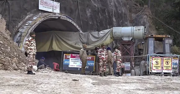 Uttarkashi tunnel collapse: 21 metres drilled through rubble for labourers' rescue