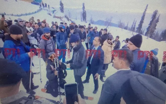 Rahul Gandhi hits Gulmarg ski slopes during private visit to Kashmir
