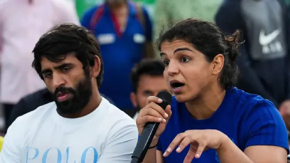 Will continue our fight: Sakshi, Bajrang; rubbish reports of their withdrawal of wrestlers protest