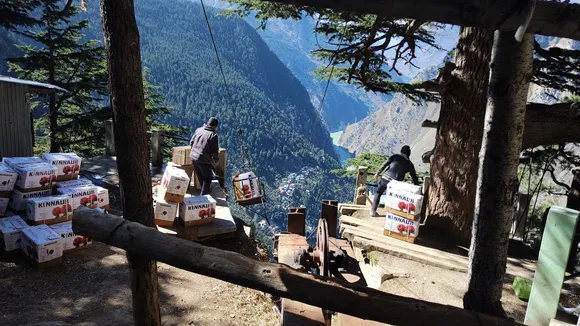 HP landslide: Apples, peas from Kinnaur being transported through ropeway